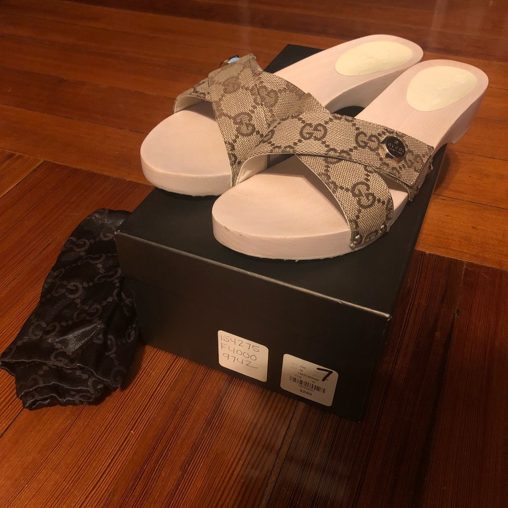 Gucci Sldes